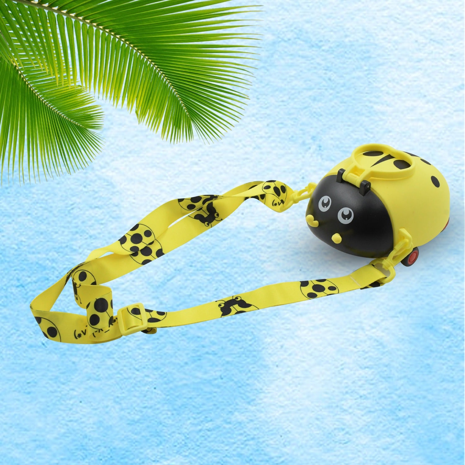 Cute Plastic Bug Shape Water Bottle With Adjustable Shoulder Strap 4 Wheel Water Bottle For Kids | Water Bottles